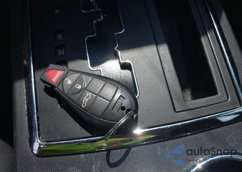 2010 Chrysler 300 Touring из США, поврежденный, VIN 2C3CA4CD8AH135485